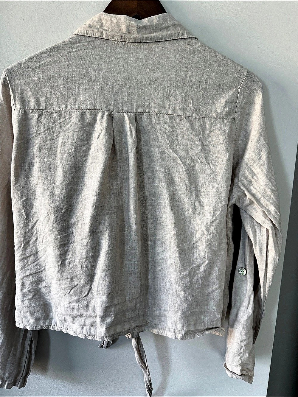 Drawstring Hem Button Down in Neutral Linen New - Picture 3 of 3